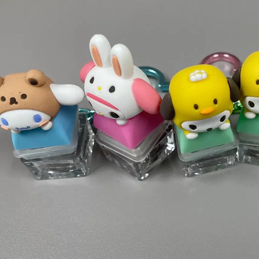 [BUNJANG] Sanrio Peek-a-Boo Keycap Keychain / 산리오 빼꼼 키캡 키링