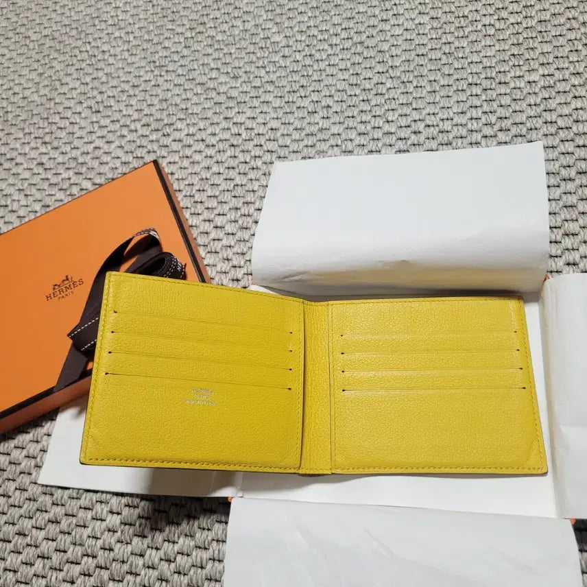 [SOLD OUT] 정품 에르메스 시티즌트윌 스위프트 라임옐로우 반지갑