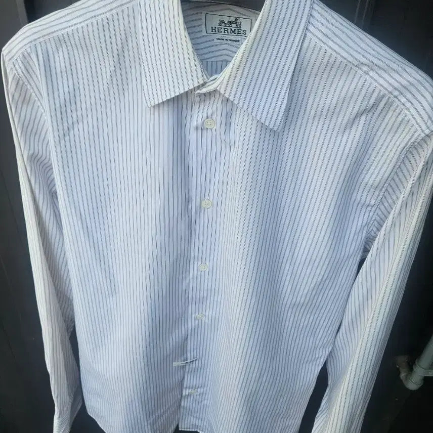 [BUNJANG] Hermès Authentic Striped Shirt with Silver Button Logo / 100 ~103 에르메스 정품 은장버튼 로고 스트라이프 셔츠
