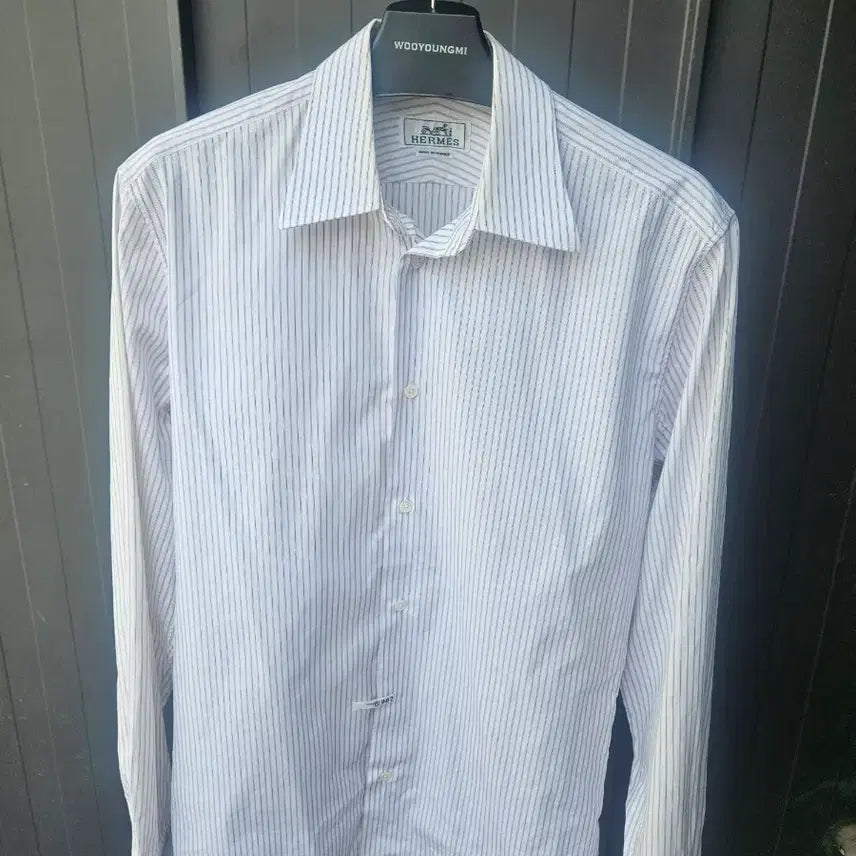 [BUNJANG] Hermès Authentic Striped Shirt with Silver Button Logo / 100 ~103 에르메스 정품 은장버튼 로고 스트라이프 셔츠