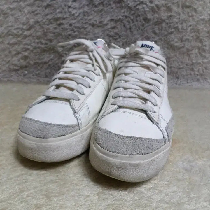 [BUNJANG] Nike Blazer Low Platform Sneakers / 후루룩구제2 245 나이키 블레이저 로우 플랫폼 운동화중고신발260512