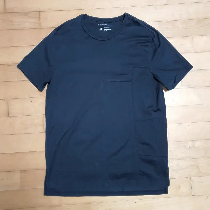 [BUNJANG] Calvin Klein Jeans Black Cut-Out Short Sleeve T-Shirt - Medium / 캘빈클라인 진 블랙 절개 반팔 티셔츠 M