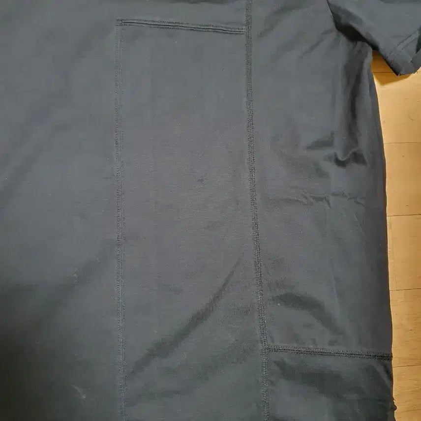 [BUNJANG] Calvin Klein Jeans Black Cut-Out Short Sleeve T-Shirt - Medium / 캘빈클라인 진 블랙 절개 반팔 티셔츠 M