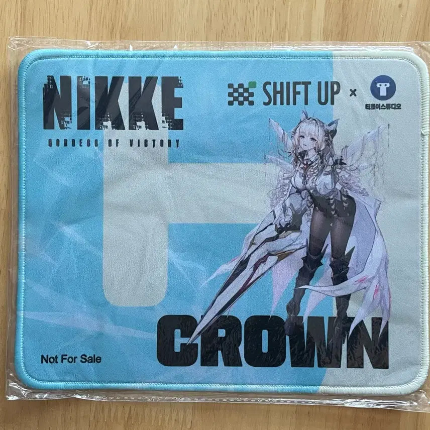 [SOLD OUT] 니케 크라운 sd 피규어 + 마우스패드
