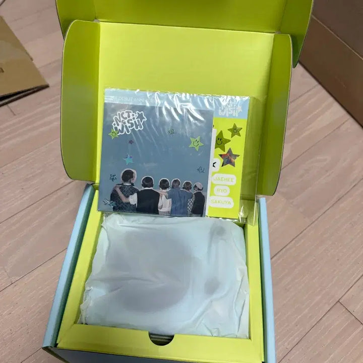 [BUNJANG] NCT WISH LP Turntable Bluetooth Speaker / nct wish 엔시티위시 lp 턴테이블 블루투스 스피커 (새상품)