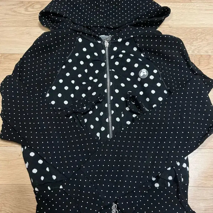 [BUNJANG] Hug Yourskin Dot Big Pocket Hoodie Black / 허그유어스킨 도트 빅 포켓 후드집업 블랙
