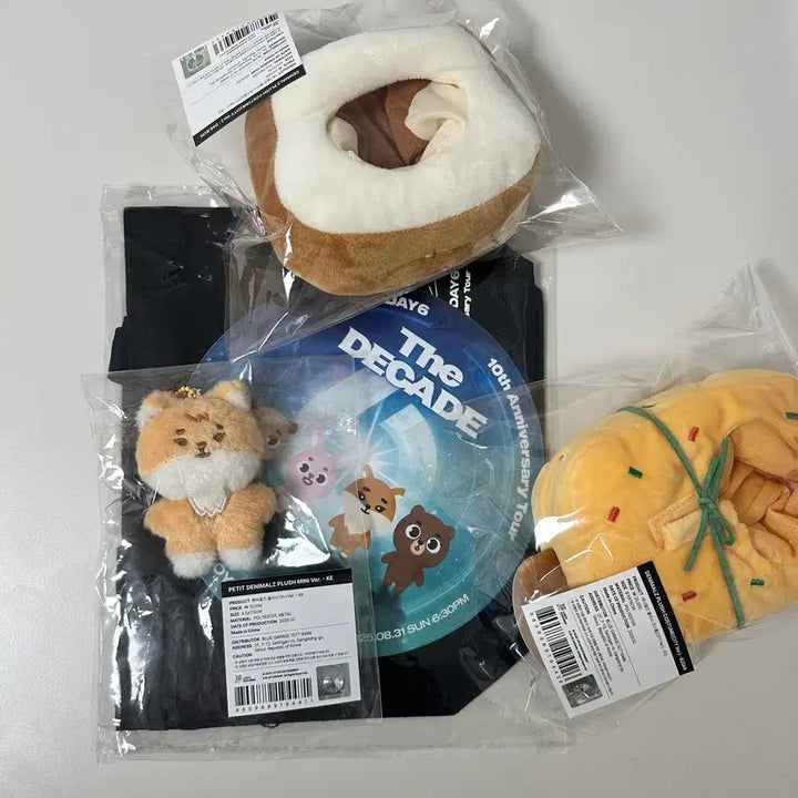 [BUNJANG] DAY6 Sungjin Busan Eomuk Daybreak Bag Fan Set / 데이식스 쁘쁘멀 케 + 포영 부산 어묵 대전 식빵 + 데케이드 가방 부채