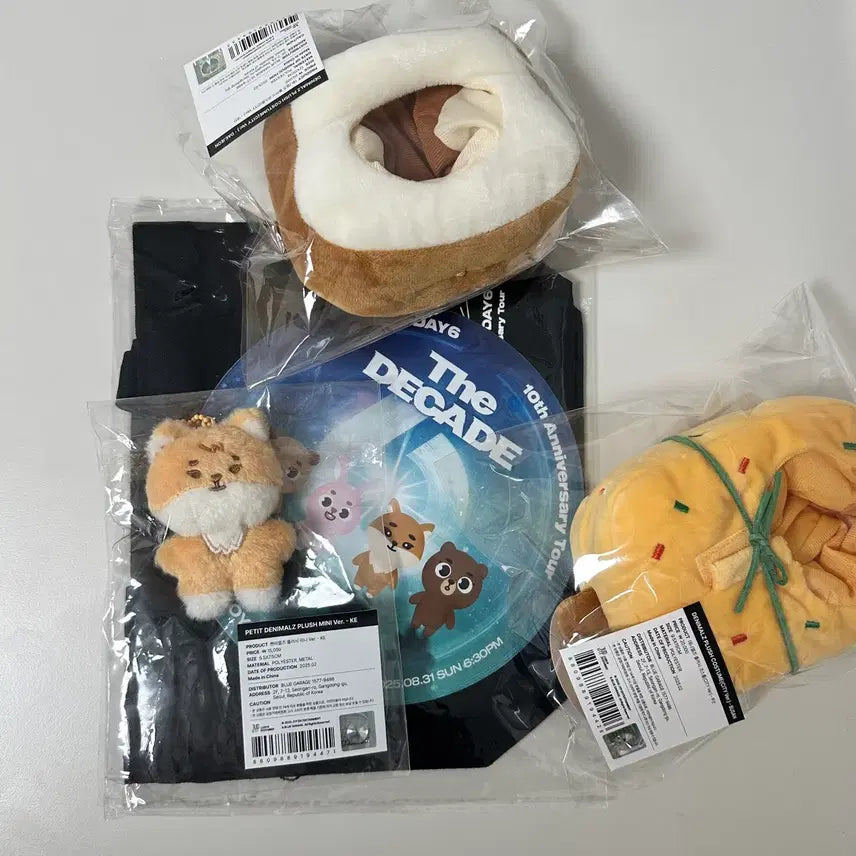 [BUNJANG] DAY6 Sungjin Busan Eomuk Daybreak Bag Fan Set / 데이식스 쁘쁘멀 케 + 포영 부산 어묵 대전 식빵 + 데케이드 가방 부채