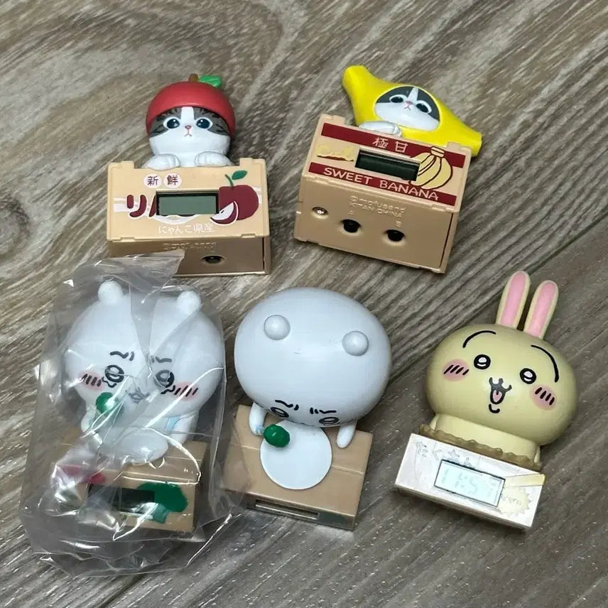 [BUNJANG] Chiikawa Usagi Mofusand Desk Gacha Clock / 먼작귀 치이카와 우사기 모후샌드 모프샌드 모푸샌드 탁상 가챠 시계