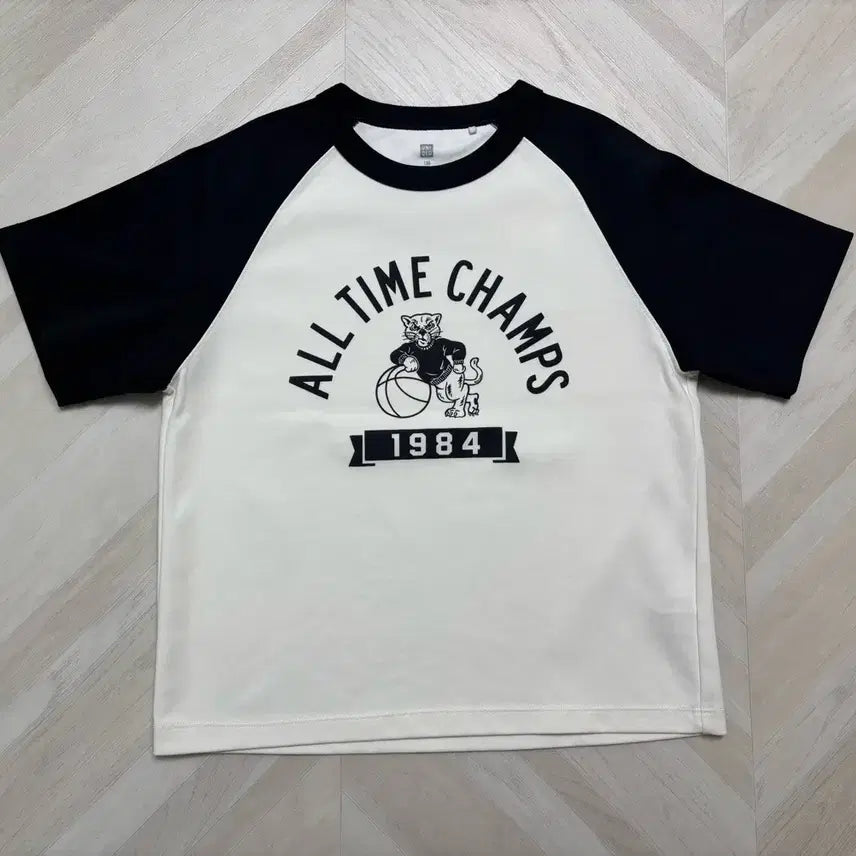 [BUNJANG] Uniqlo Kids Short Sleeve T-Shirt (Size 130) / *새상품*유니클로 키즈 반팔티(정품)