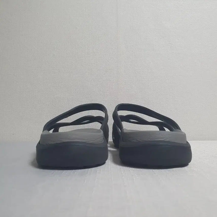 [BUNJANG] Crocs Melin Twist Sandals Black W8 / 250mm 크록스 멜린 트위스트 샌들 블랙 W8