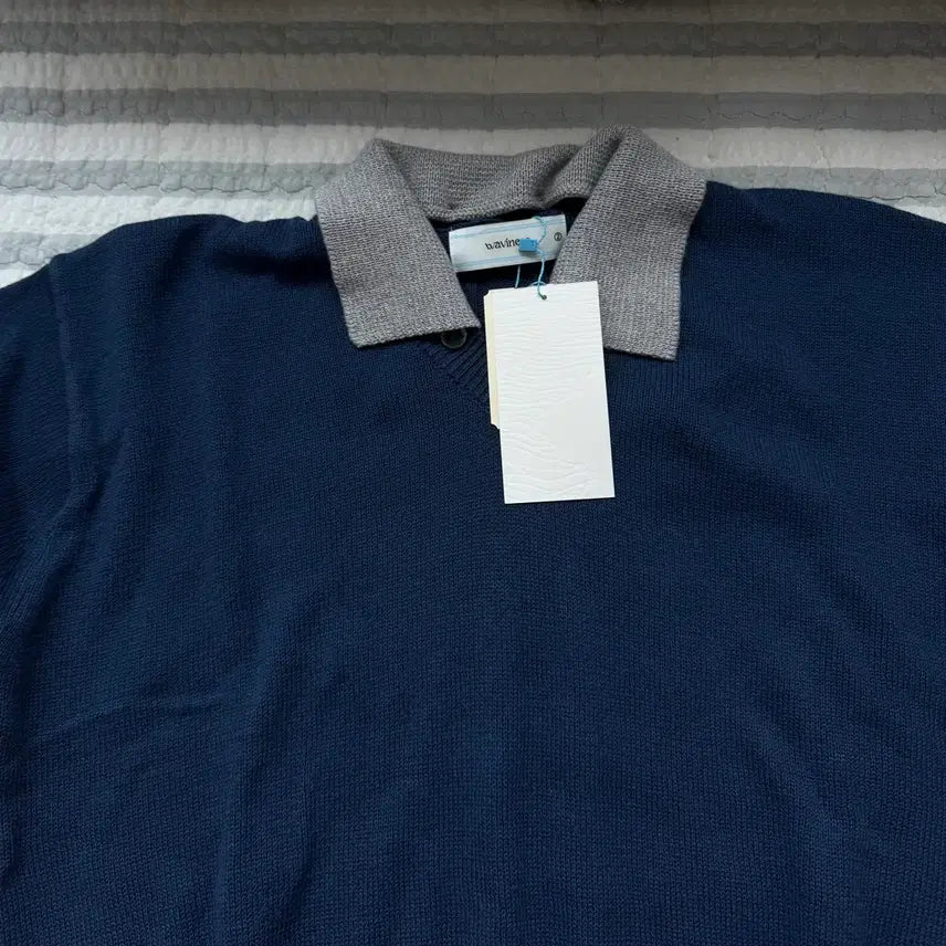 [BUNJANG] Waviness Toggled Petal Collar V-Neck Half Knit Blue Grey / 웨이비니스 토글드 페탈 카라 브이넥 하프 니트 블루 그레이 2size