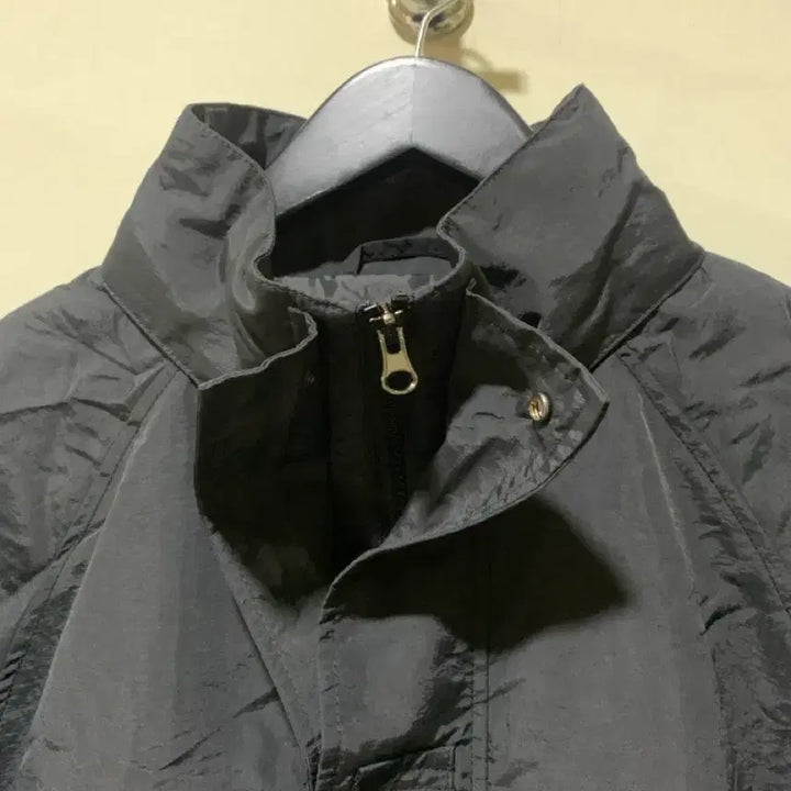 [BUNJANG] Unisex Hooded Windbreaker Jacket Black / 새상품 남녀공용 바람막이 윈드브레이커 블랙 야상자켓