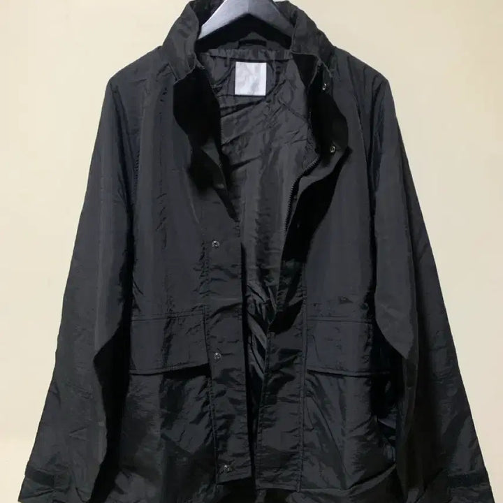 [BUNJANG] Unisex Hooded Windbreaker Jacket Black / 새상품 남녀공용 바람막이 윈드브레이커 블랙 야상자켓