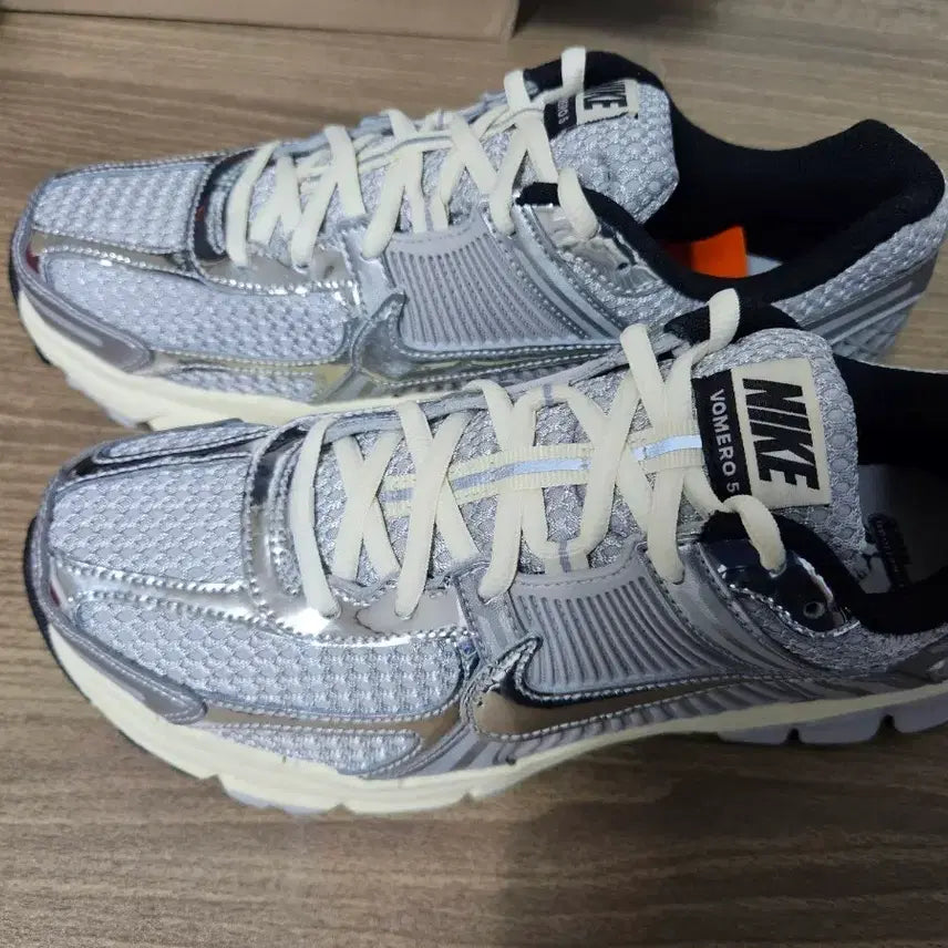 [BUNJANG] Nike Zoom Vomero 5 Sneakers (265mm) / 나이키 줌 보메로5 미사용 265mm