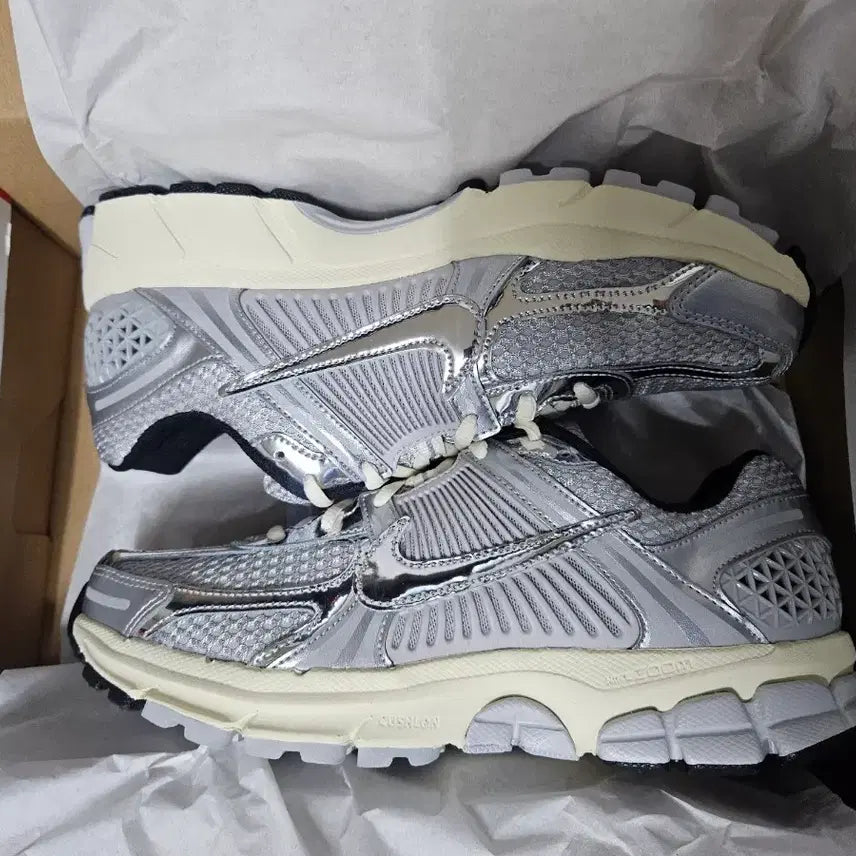 [BUNJANG] Nike Zoom Vomero 5 Sneakers (265mm) / 나이키 줌 보메로5 미사용 265mm