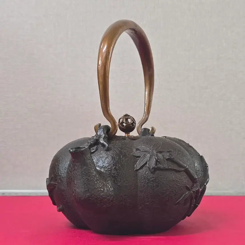 [BUNJANG] Kimon-do Cast Iron Teapot (Tang-gwan) - Bamboo Design / 일본 귀문당 무쇠 주전자(탕관)