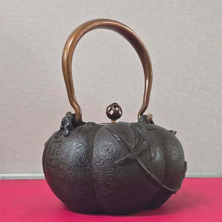 [BUNJANG] Kimon-do Cast Iron Teapot (Tang-gwan) - Bamboo Design / 일본 귀문당 무쇠 주전자(탕관)