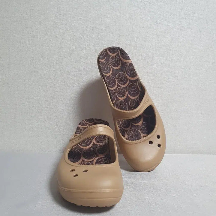 [BUNJANG] Crocs Francis Wedge Sandals Beige W6 / 230mm 크록스 프랜시스 웨지샌들 통굽 샌들 베이지 W6