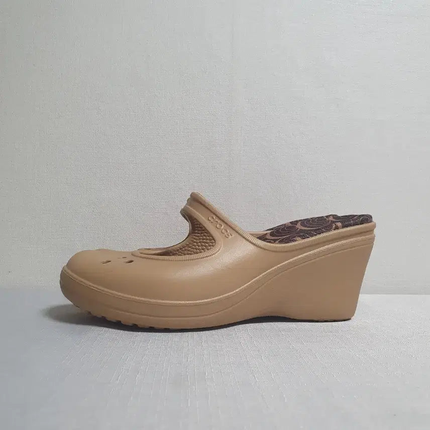 [BUNJANG] Crocs Francis Wedge Sandals Beige W6 / 230mm 크록스 프랜시스 웨지샌들 통굽 샌들 베이지 W6