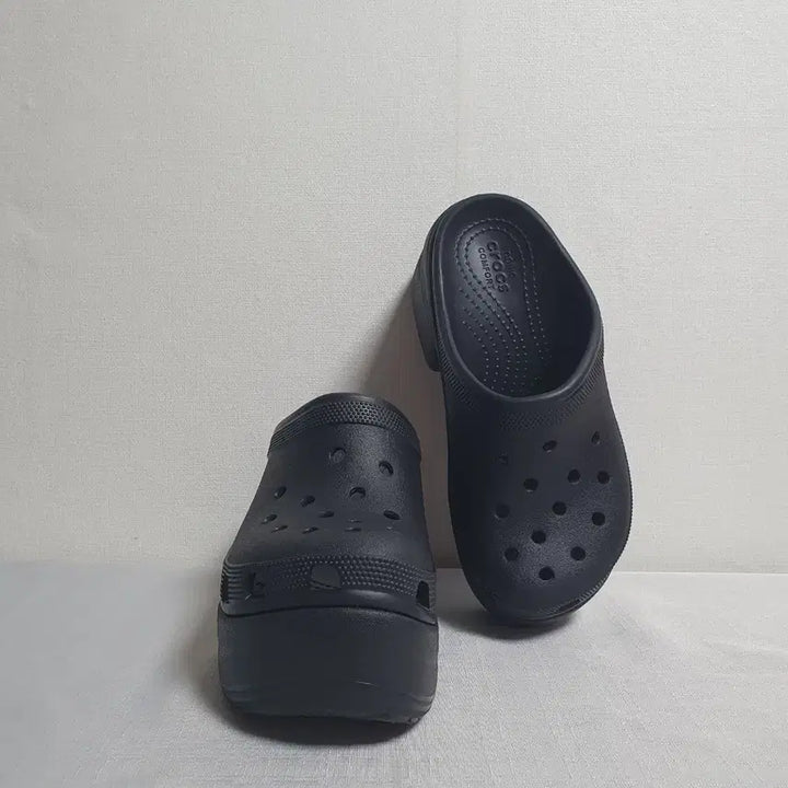 [SOLD OUT] 230mm 크록스 사이렌 클로그 통굽 샌들 블랙 W6