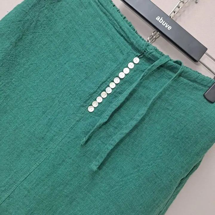 [BUNJANG] Button Detail Back Band Long Skirt / 뒷밴드 마소재 단추포인트 그린 양포켓 롱 스커트