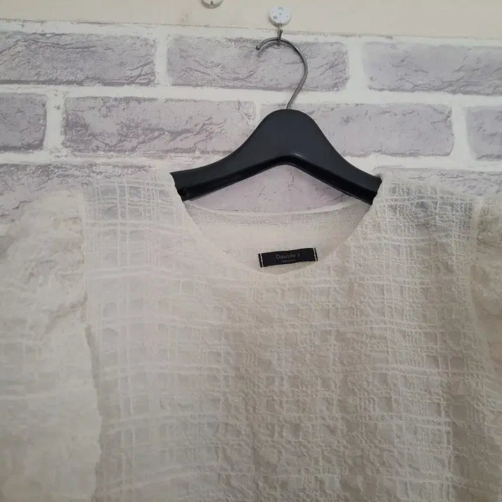 [BUNJANG] Double J Cloud Blouse / Double J 연베이지 구름블라우스/알뜰한여우