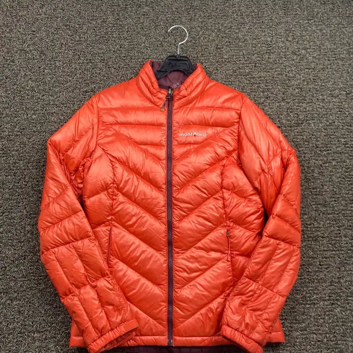 [BUNJANG] Montbell Embroidered Logo Wind Orange Quilting Lightweight Padded Jacket / 몽벨 자수로고 윈드 오렌지 퀼팅 경량 패딩