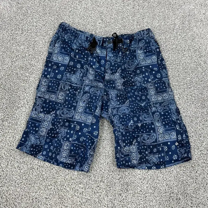 [BUNJANG] Columbia Paisley Shorts / 컬럼비아 페이즐리 반바지