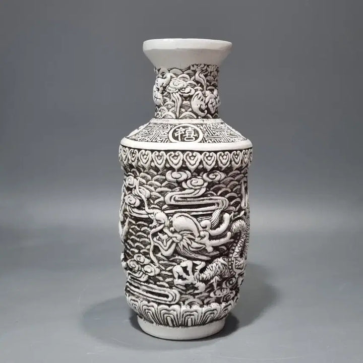 [BUNJANG] Wang Bingrong Style White Porcelain Relief Dragon Vase / 백자 양각운용문 봉추병. 고37