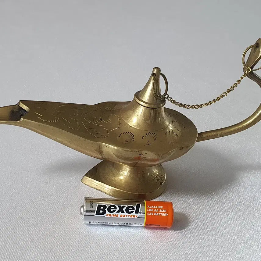 [BUNJANG] Antique Aladdin Bronze Genie Lamp Prop / 엔틱 알라딘 브론즈 요술 램프형 소품
