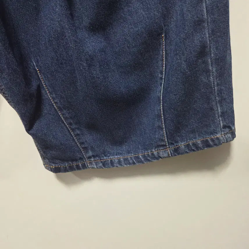 [BUNJANG] Compagno Bermuda Wintuck Denim Shorts L / 꼼파뇨 버뮤다 윈턱 데님 반바지 L 26051216