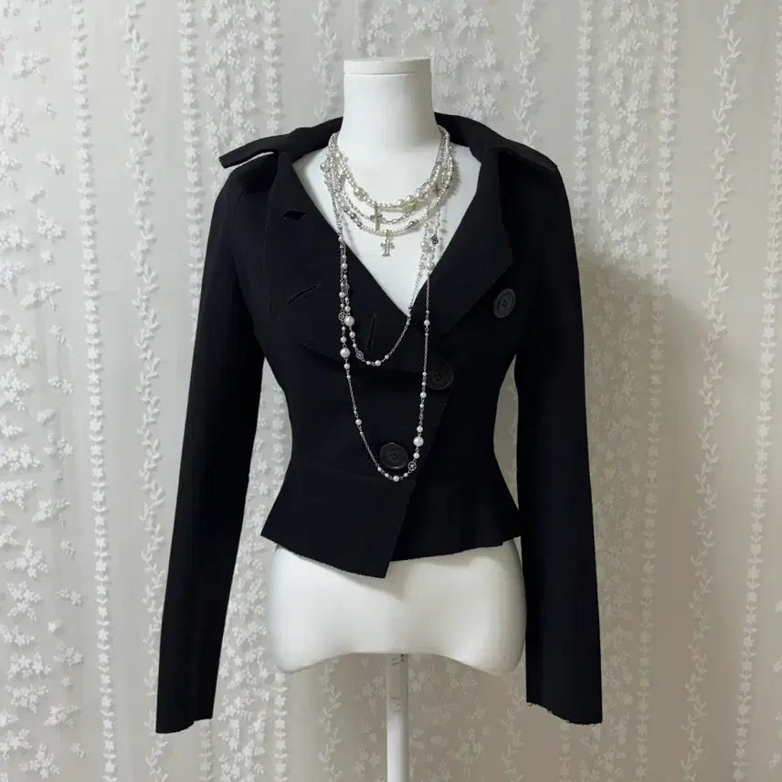 [BUNJANG] Vivienne Westwood Asymmetrical Curved Button Wool Short Jacket / 비비안웨스트우드 블랙 비대칭 곡선형 버튼업 울 숏 자켓 38