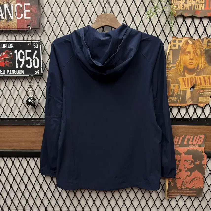 [BUNJANG] Columbia Hooded Windbreaker Jacket Navy / 컬럼비아 후드 바람막이 전면 로고 포인트 네이비