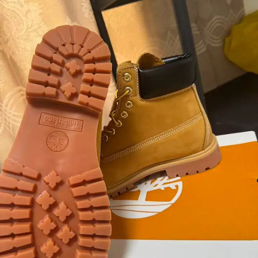 [BUNJANG] Timberland Premium 6-Inch Waterproof Boots Wheat Nubuck Wide 280mm / 팀버랜드 프리미엄 6인치 워터프루프 부츠 위트 누벅 - 와이드 280mm