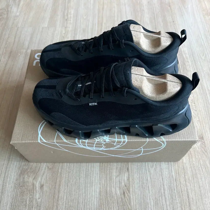 [BUNJANG] Kith K-Tech 1 Running Shoes / 온러닝 X 키스 K-Tech 1 [250]