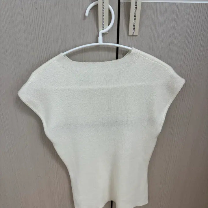[BUNJANG] Two-Tone Color Block Cap Sleeve Knit / 투톤 배색 캡소매 니트