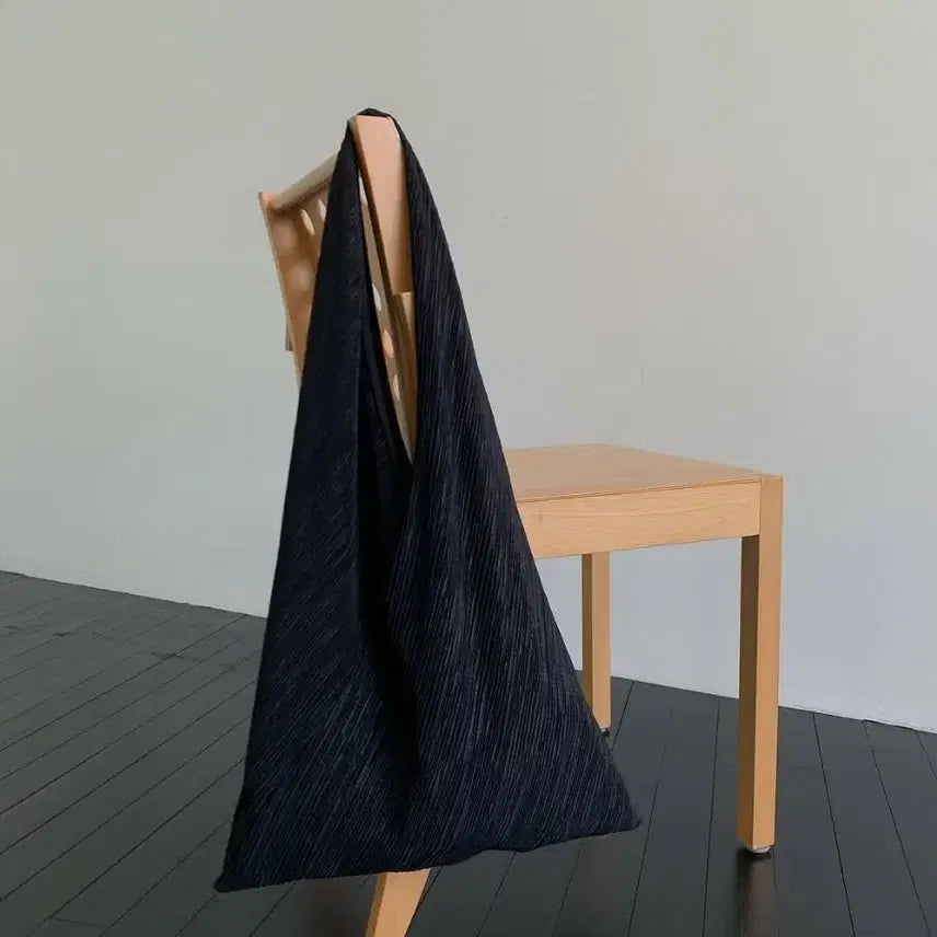 [BUNJANG] How To Love Me Charlotte Pleated Bag Black / 하우투러브미 샬럿 플리츠 백 블랙