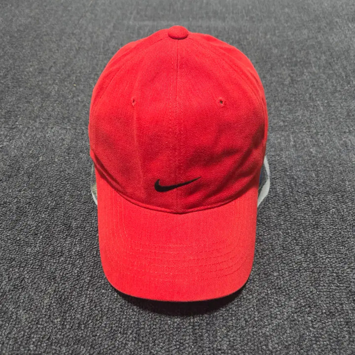[BUNJANG] Nike Old Skool Red Black Swoosh Ball Cap / 나이키 올드스쿨 레드 블랙 스우시 볼캡 26051221