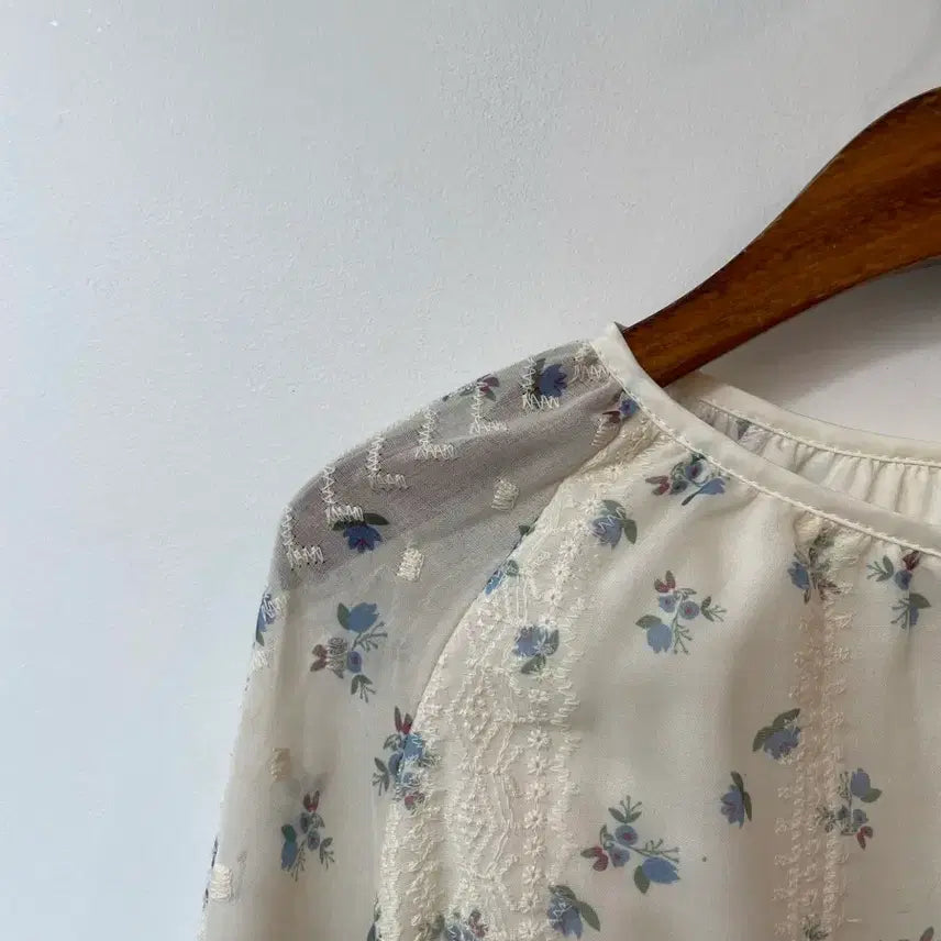 [BUNJANG] Ivory Floral Pattern Blouse - XL / 아이보리 플라워 패턴 블라우스