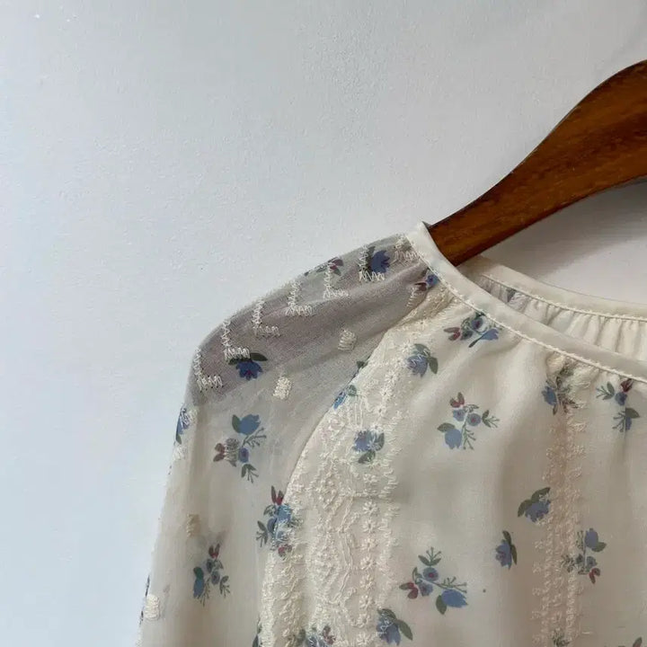 [BUNJANG] Ivory Floral Pattern Blouse - XL / 아이보리 플라워 패턴 블라우스