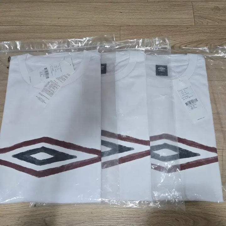 [BUNJANG] Umbro Asahi Short Sleeve T-Shirt White / 엄브로 아사히 반팔 티셔츠 화이트