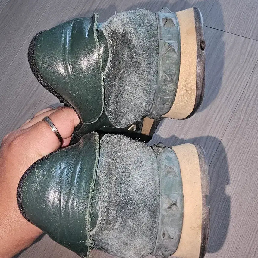 [BUNJANG] Valentino Untitled Studded Green Sneakers / 발렌티노 언타이틀 스터드 그린 스니커즈