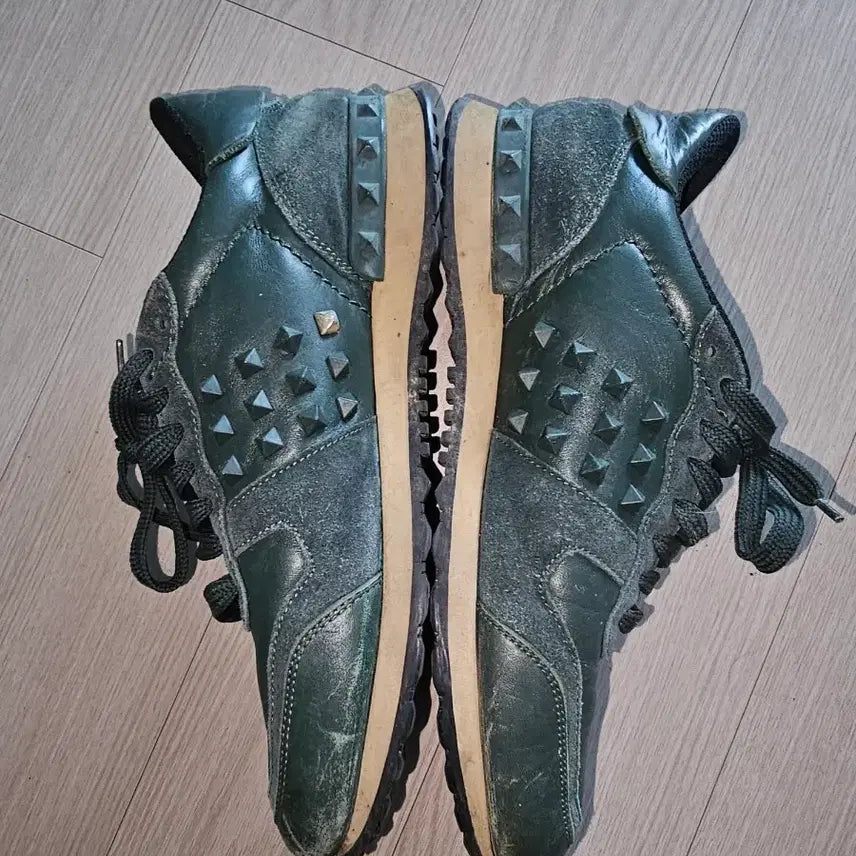 [BUNJANG] Valentino Untitled Studded Green Sneakers / 발렌티노 언타이틀 스터드 그린 스니커즈