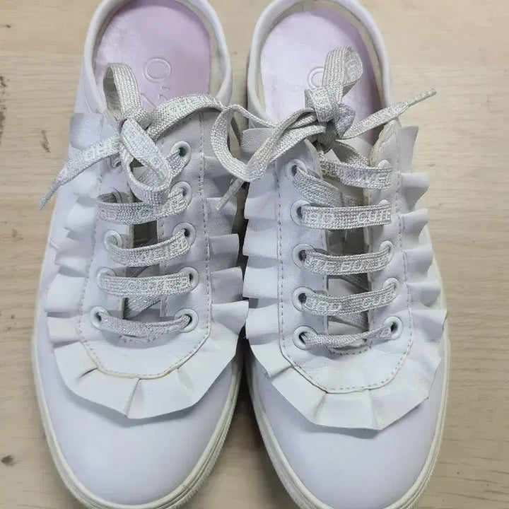 [BUNJANG] Ozzo Second Frill Detail White Sneakers Mules 240 / 오즈세컨 프릴 장식 화이트 스니커즈 뮬 240