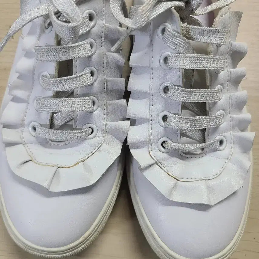 [BUNJANG] Ozzo Second Frill Detail White Sneakers Mules 240 / 오즈세컨 프릴 장식 화이트 스니커즈 뮬 240