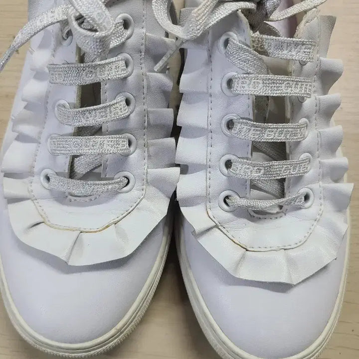 [BUNJANG] Ozzo Second Frill Detail White Sneakers Mules 240 / 오즈세컨 프릴 장식 화이트 스니커즈 뮬 240