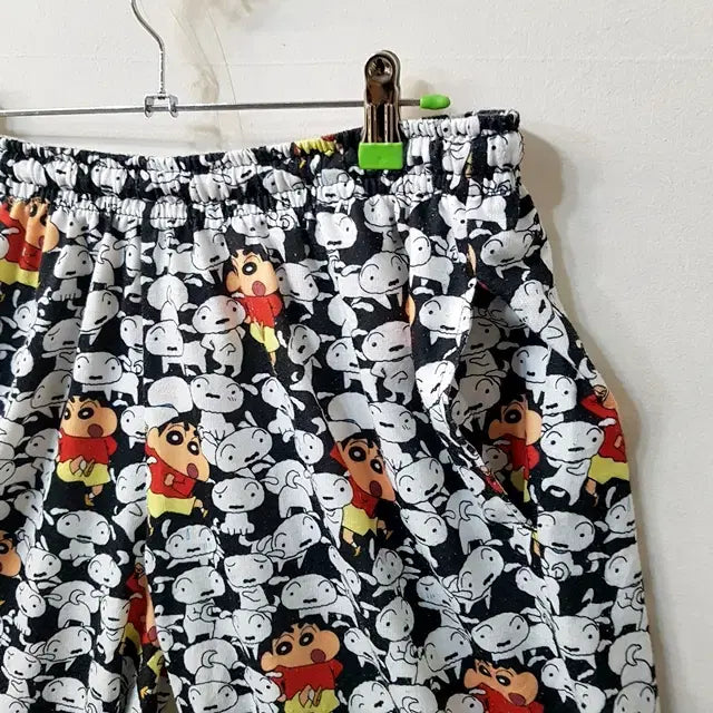 [BUNJANG] Crayon Shin-chan Elastic Waist Shorts / 크레용 신짱 밴딩 반바지