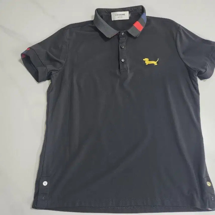 [BUNJANG] Black Short Sleeve T-Shirt with Dog Embroidery (Size 100) / 블랙 반팔 티셔츠 강아지 자수 (100)