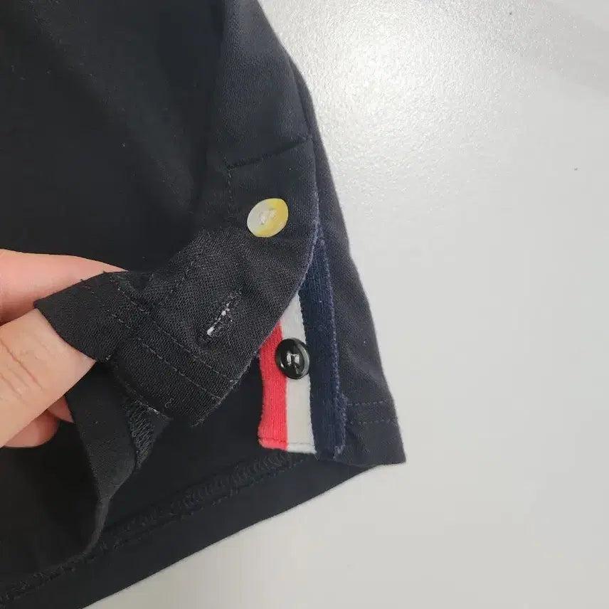 [BUNJANG] Black Short Sleeve T-Shirt with Dog Embroidery (Size 100) / 블랙 반팔 티셔츠 강아지 자수 (100)